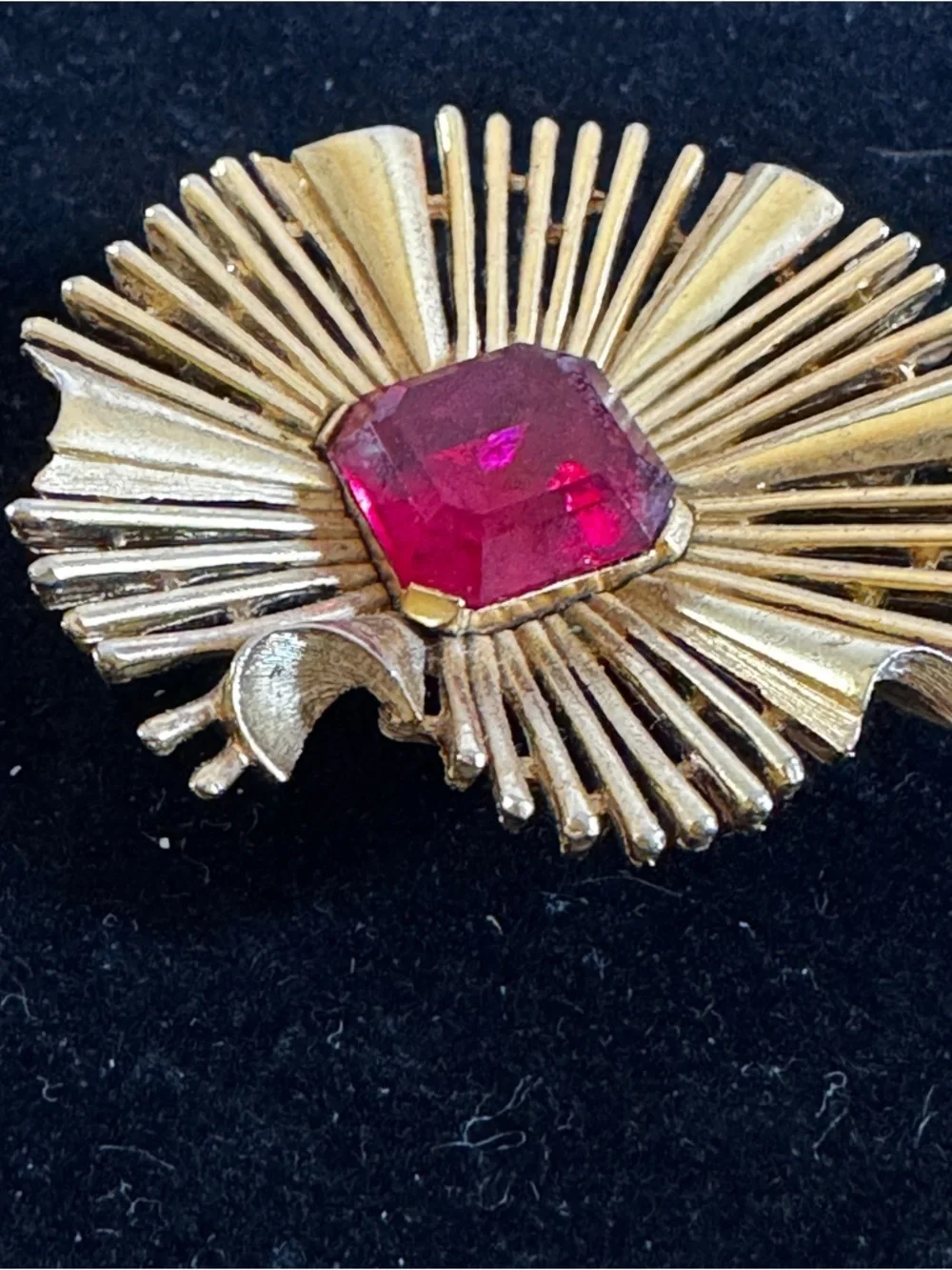 Vintage Crown Trifari Ruby Red Emerald Cut Starburst Sputnik Brooch Mid Century